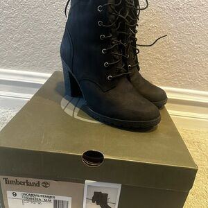 Timberland Women's Dark Lace-Up Boots
